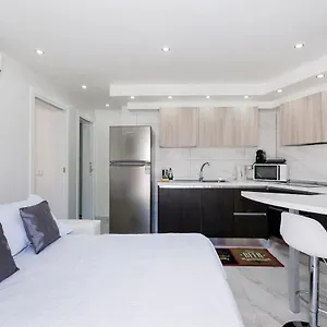 https://apartamento-sara-en-playa-de-las-americas.in-canary-islands.com